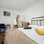 Bright & Spacious For 6 People With The River View By Reenters * Breslavia