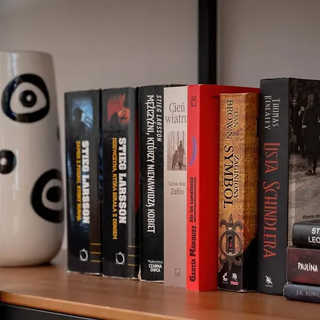 Bright & Spacious For 6 People With The River View By Reenters Apartamento