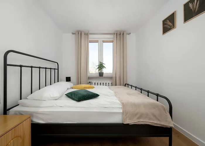 Bright & Spacious For 6 People With The River View By Reenters Apartamento *