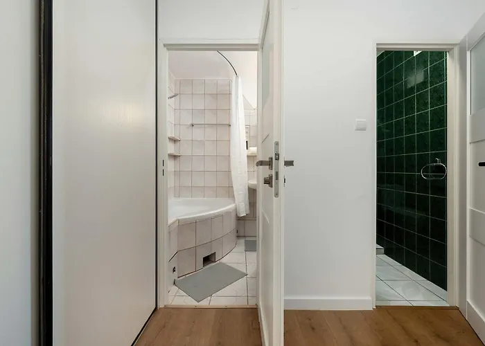 Bright & Spacious For 6 People With The River View By Reenters Apartamento *