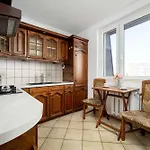 Bright & Spacious For 6 People With The River View By Reenters