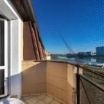Bright & Spacious For 6 People With The River View By Reenters