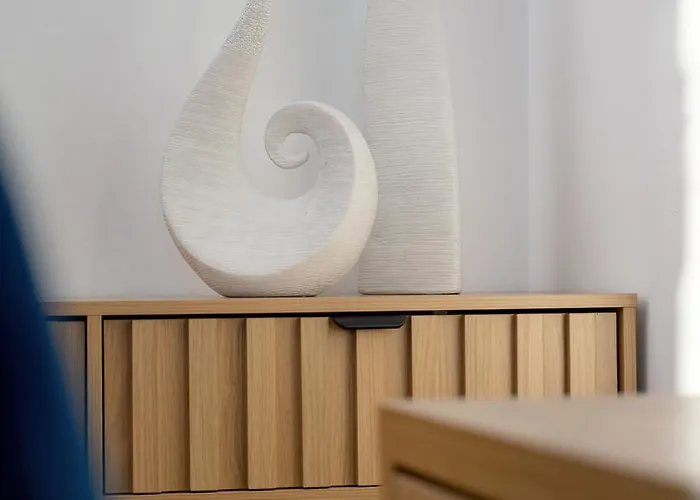 Apartment Bright & Spacious For 6 People With The River View By Reenters