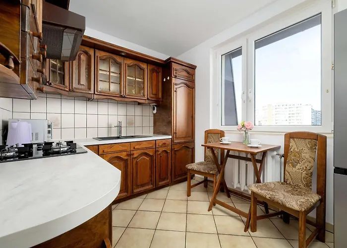 Bright & Spacious For 6 People With The River View By Reenters