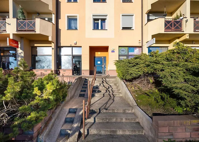 Apartment Bright & Spacious For 6 People With The River View By Reenters *